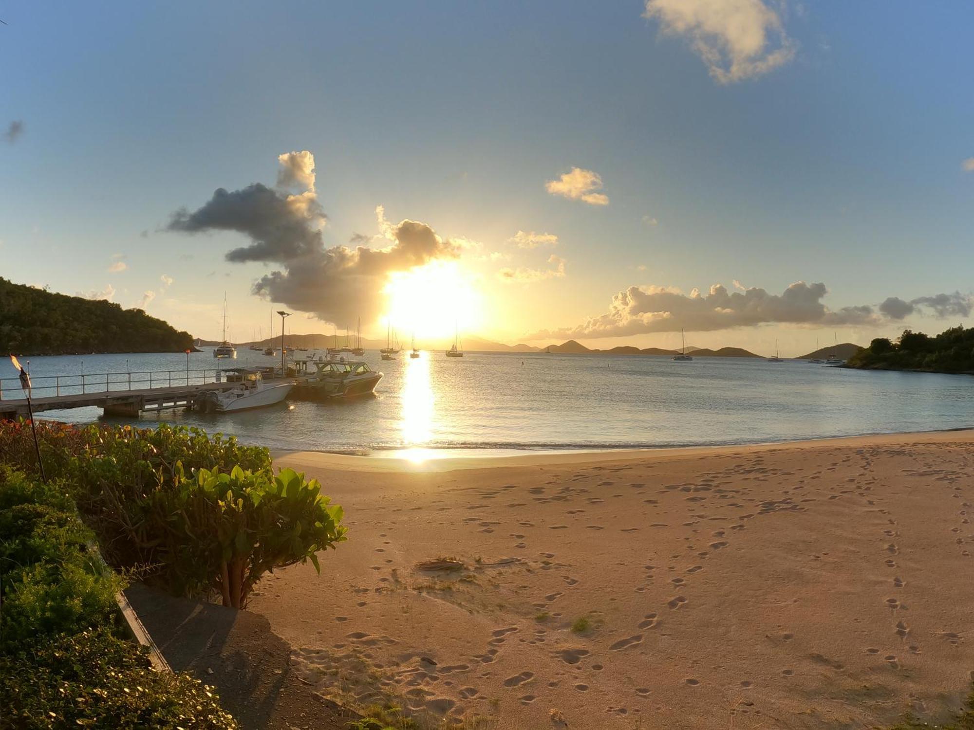 Beautiful Honeymoon Suite At Sunset Serenade Cruz Bay Exterior photo